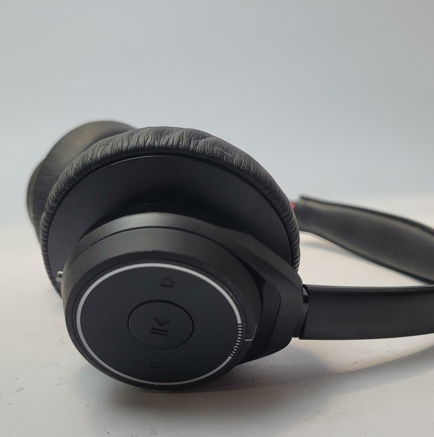 Plantronics Voyager Focus B825 USB-A Wireless Headset | Grade A