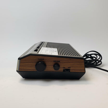 GE 7-4649B Alarm clock AM/FM Radio | Grade B