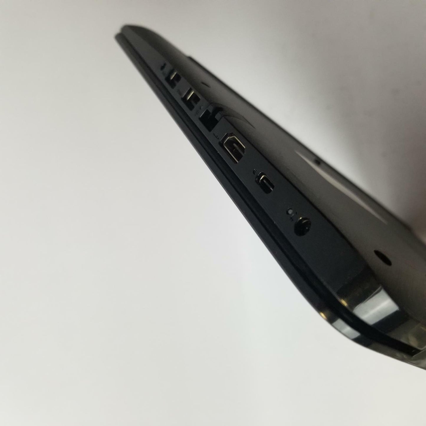DELL LATITUDE 3500 Windows 11 Home i5-8265U 16GB RAM 256GB M.2 | Grade B