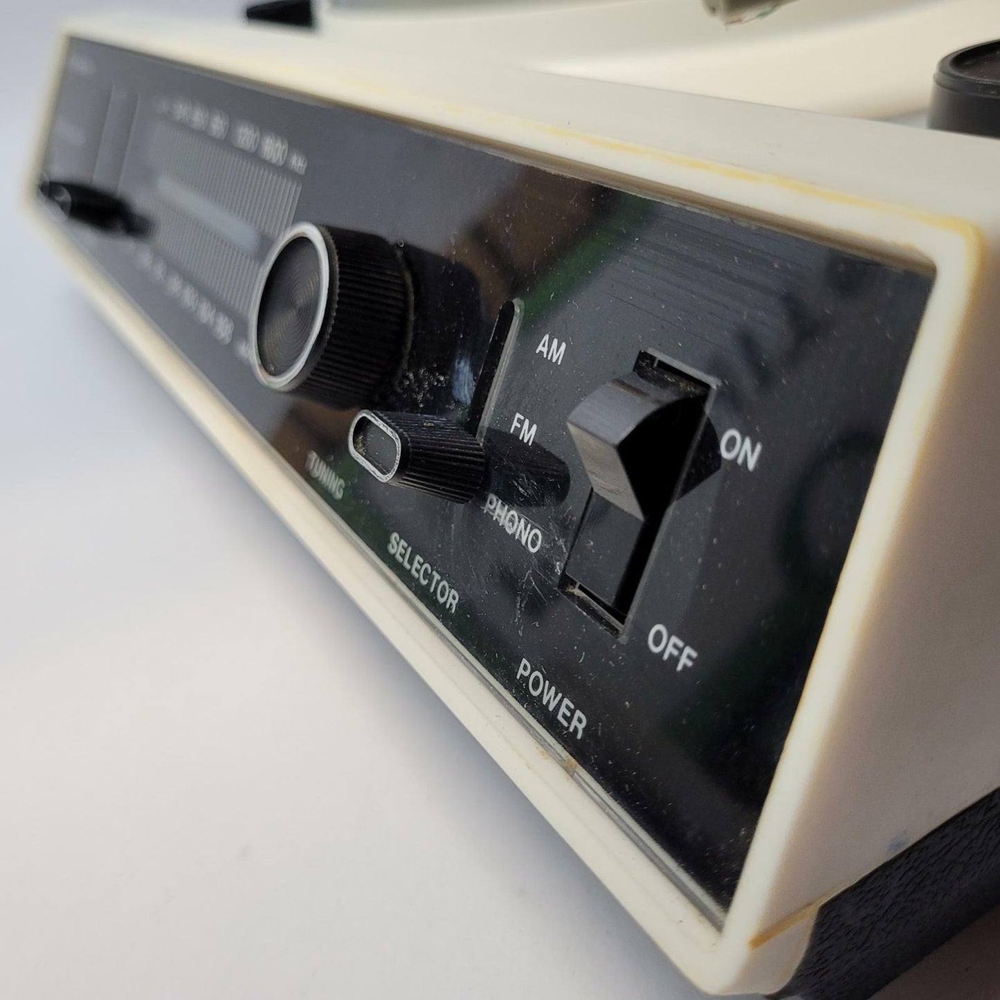 DORCHESTER RRP-100 AM/FM Radio Stereo Phonograph | Grade B