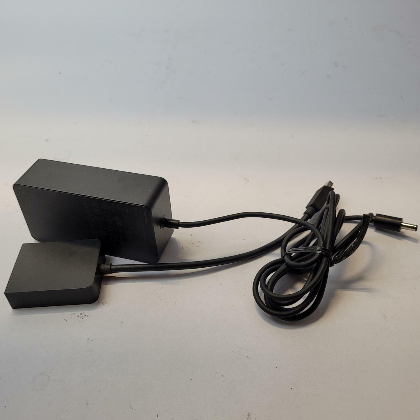 SURFACE DOCKING STATION 1664 Laptop Docking Station | Grade B