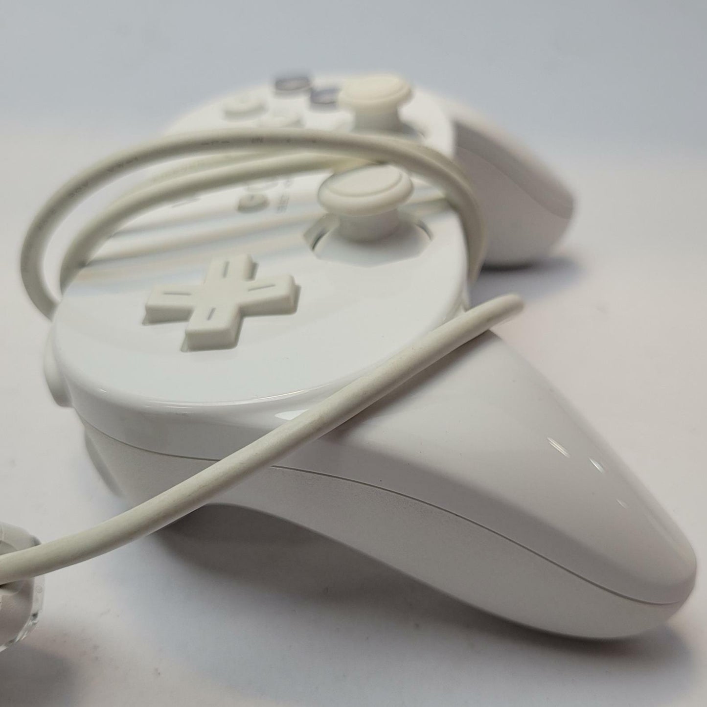 NINTENDO RVL-005 Wii Pro Controller (White) | Grade B