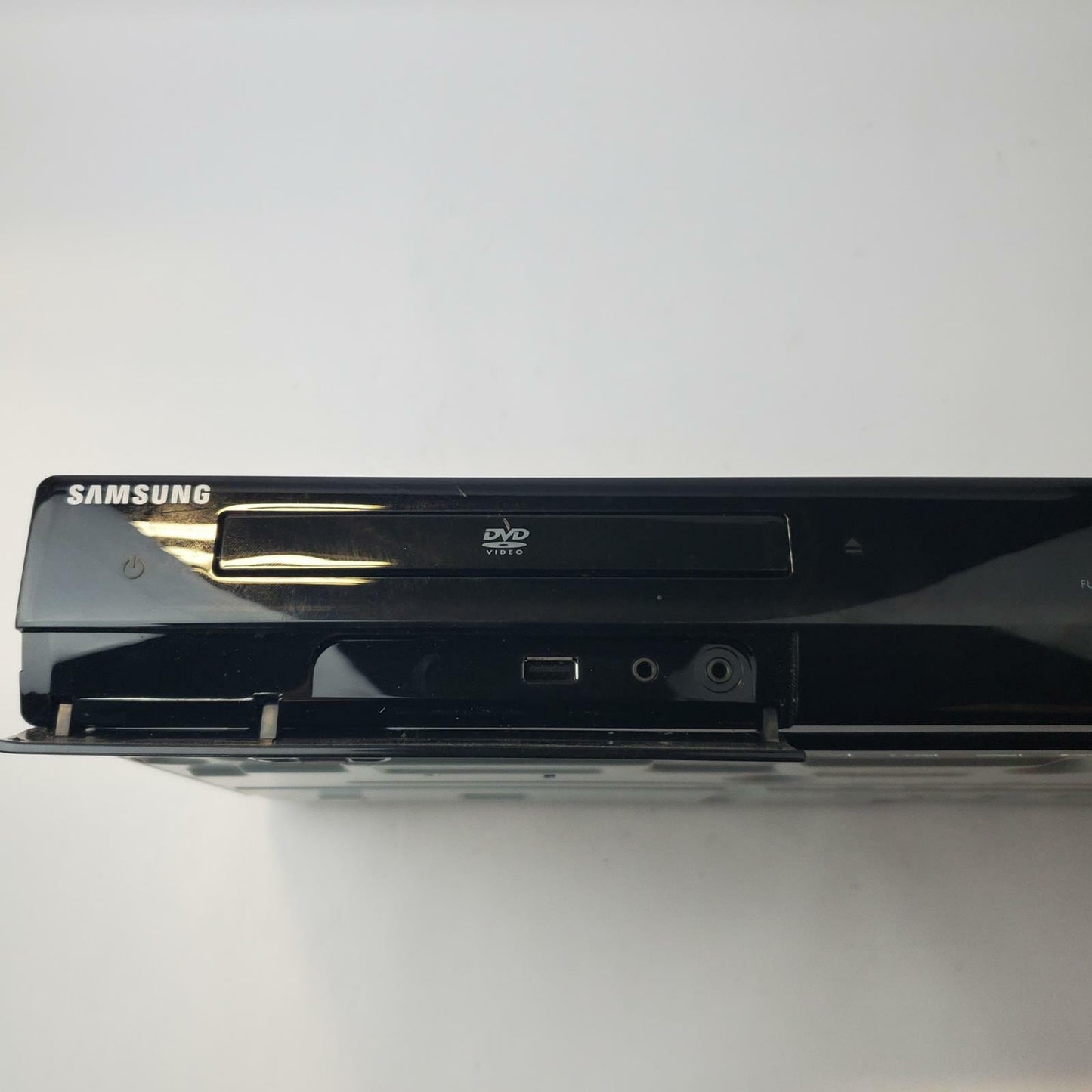 SAMSUNG HT-Z320 DVD Home Theater Receiver | Grade D