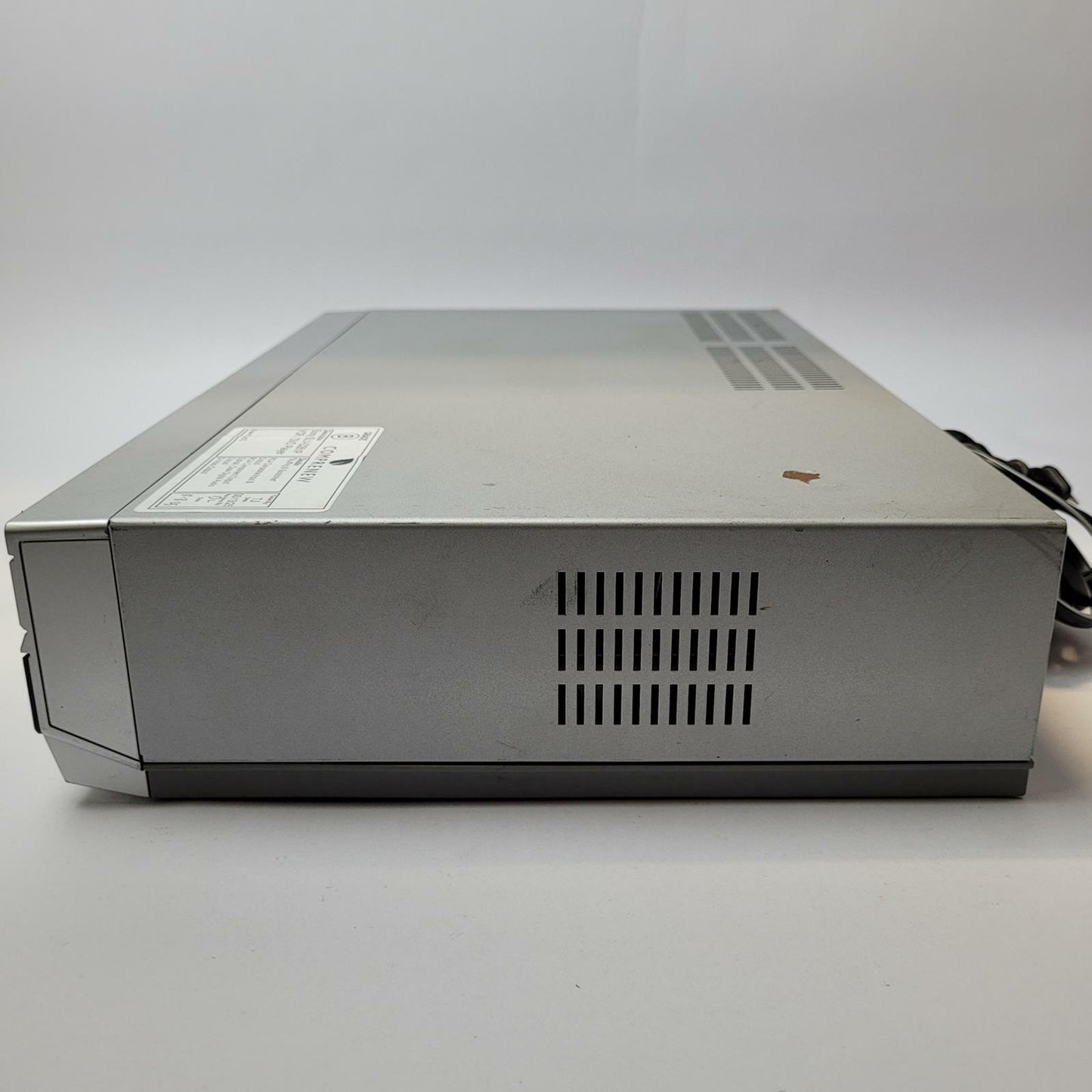 SONY SLV-D261P VCR/DVD Player | Grade B