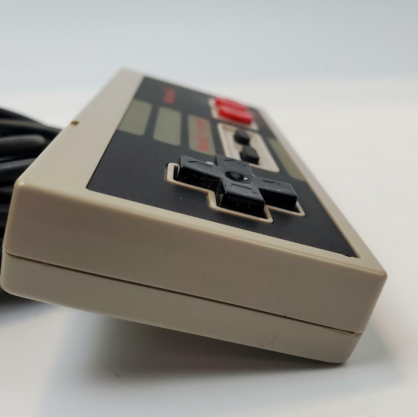 Nintendo NES-004 NES Controller | Grade B