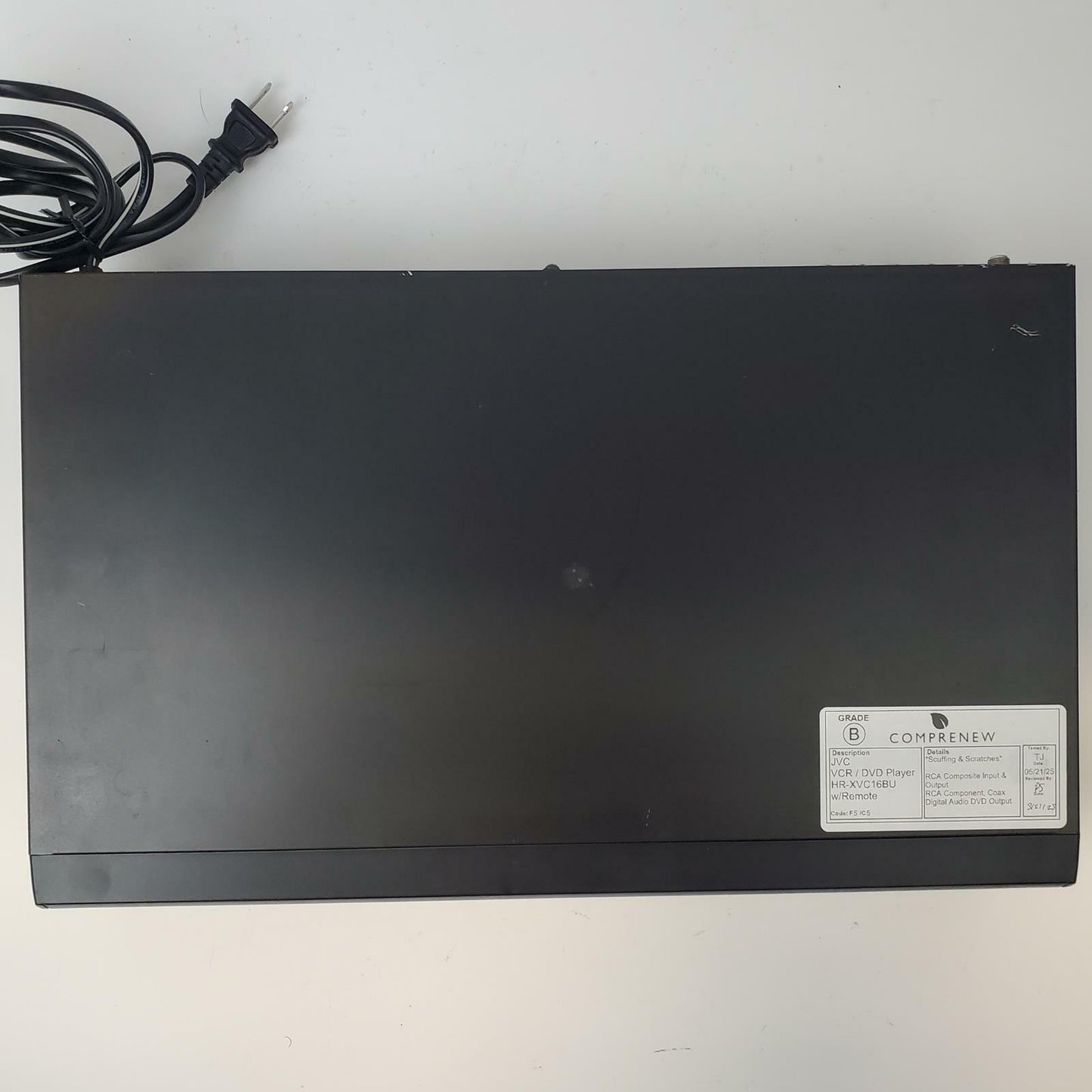 JVC HR-XVC16BU VCR/DVD Player w/ Remote | Grade B