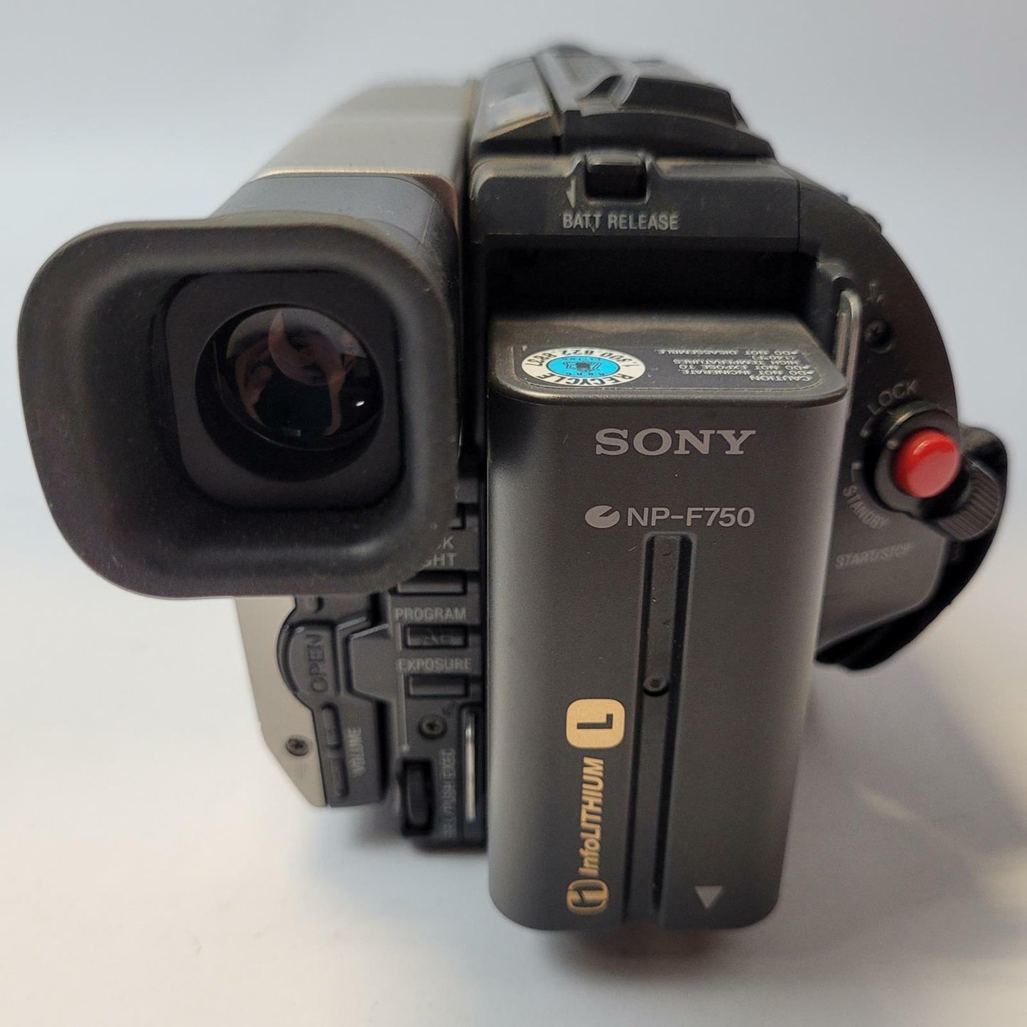 SONY CCD-TRV67 8mm Handicam Bundle | Grade B