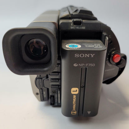 SONY CCD-TRV67 8mm Handicam Bundle | Grade B