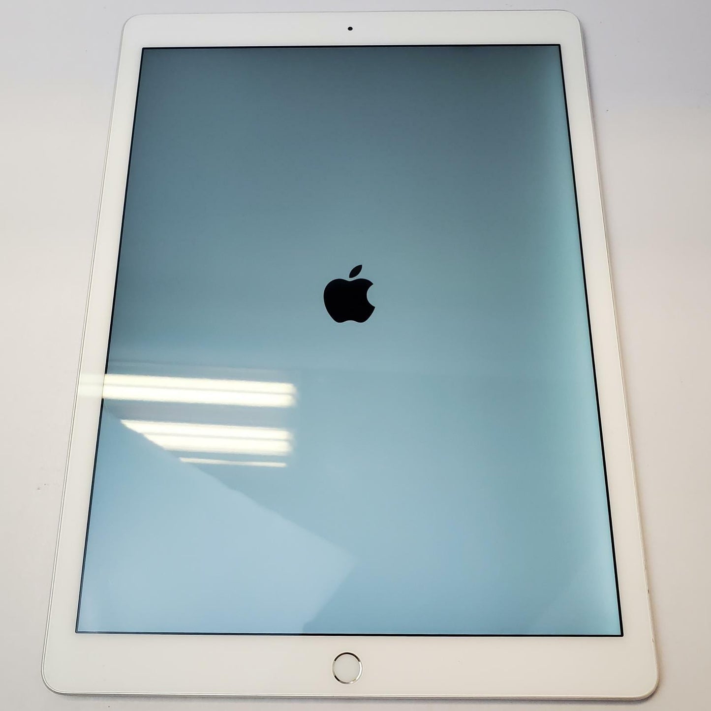 APPLE iPad Pro 12.9" (1st Gen) ML0Q2LL/A 128GB WiFi Tablet (Silver) | Grade C