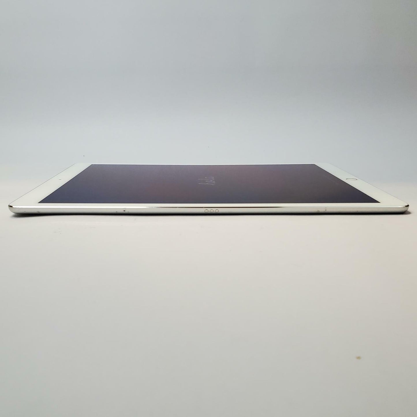 APPLE iPad Pro 12.9" (1st Gen) ML0Q2LL/A 128GB WiFi Tablet (Silver) | Grade C