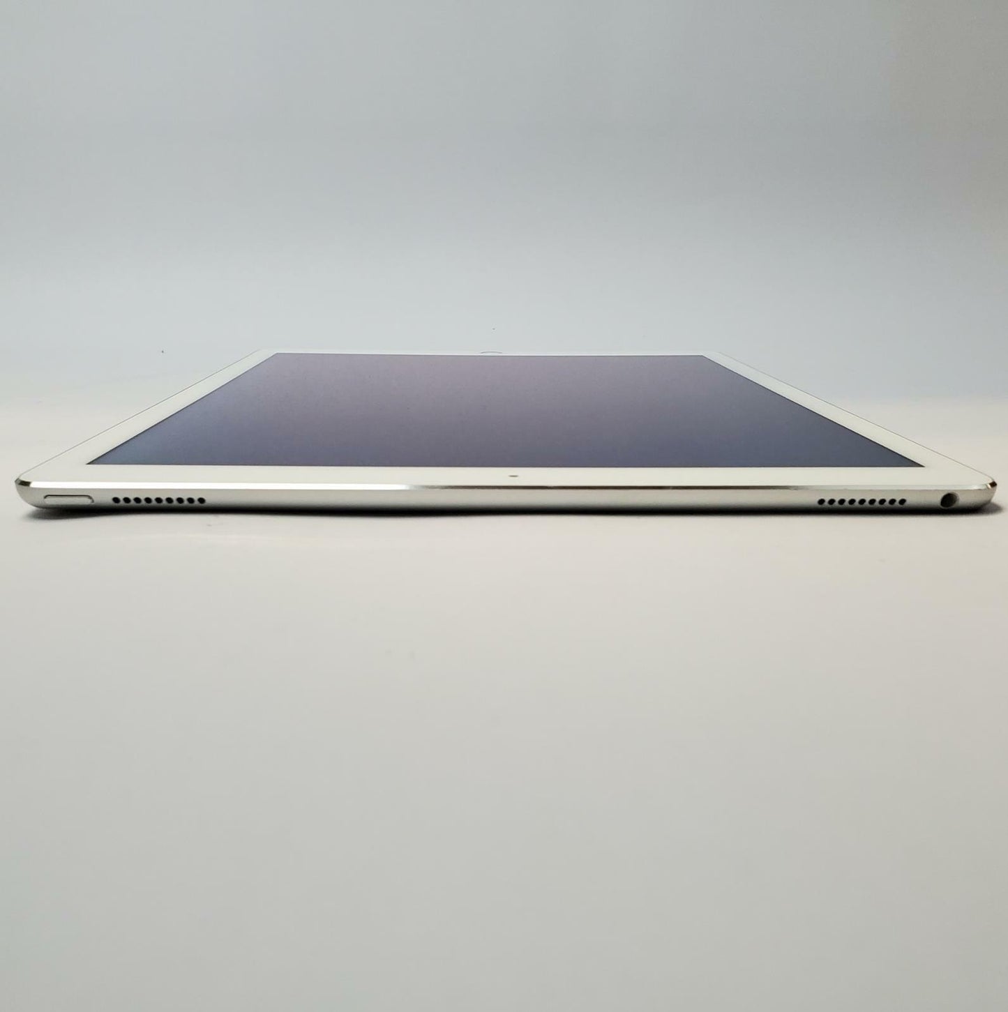 APPLE iPad Pro 12.9" (1st Gen) ML0Q2LL/A 128GB WiFi Tablet (Silver) | Grade C