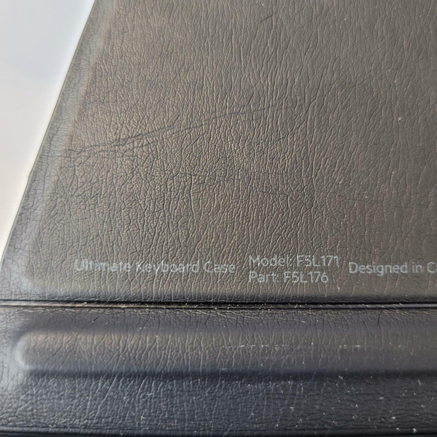 Belkin Qode Ultimate Pro Keyboard Case for iPad Air 2 | Grade A