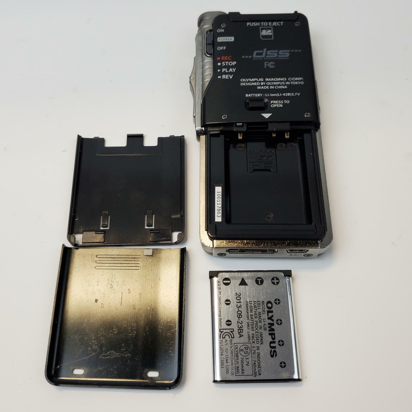 Olympus D-7000 Digital Voice Recorder | Grade D