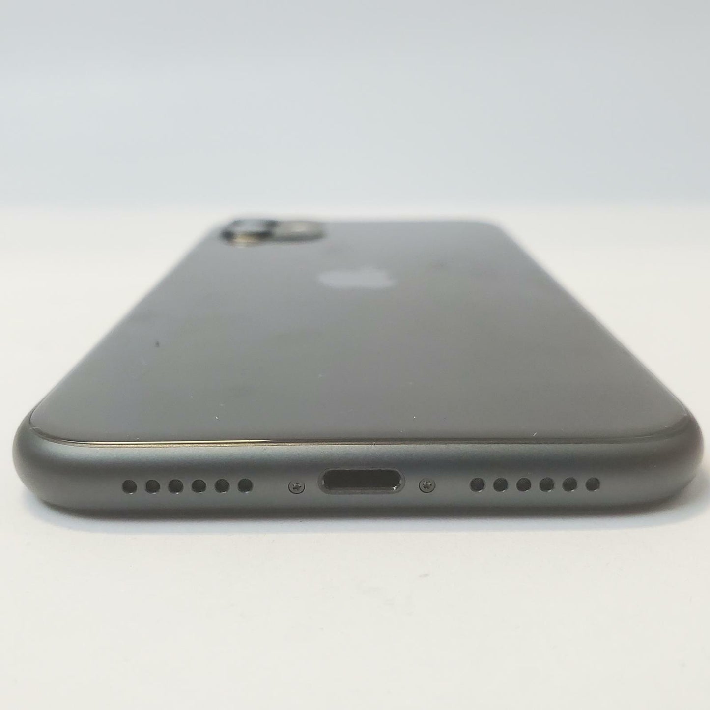 APPLE IPHONE 11 MHC43LL/A 64GB Unlocked Smartphone (Black) | Grade C