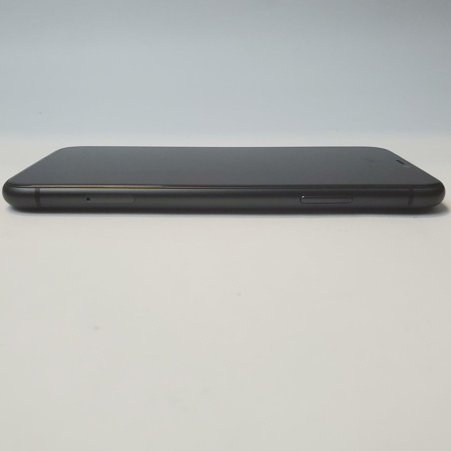 APPLE IPHONE 11 MHC43LL/A 64GB Unlocked Smartphone (Black) | Grade C