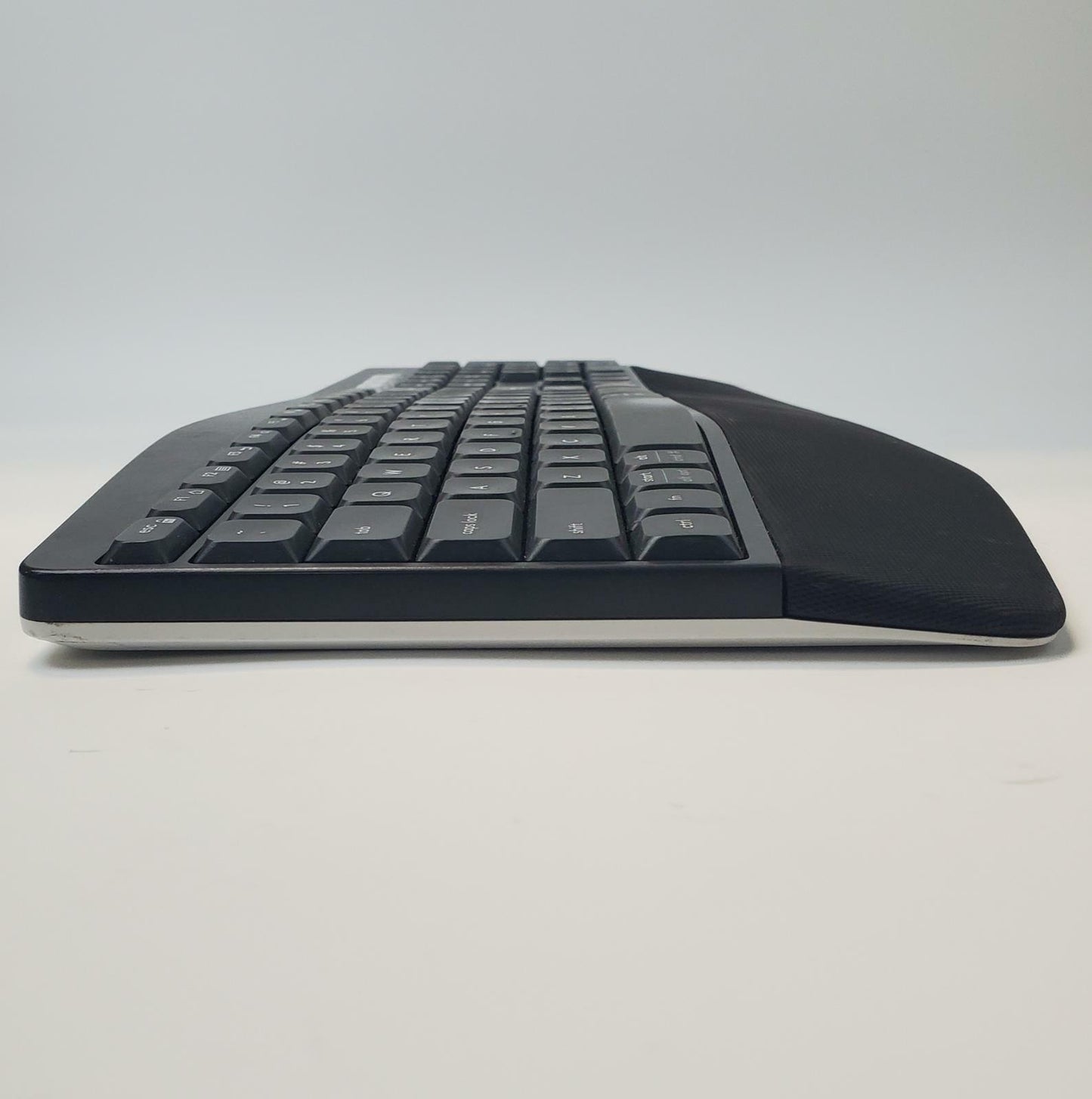 Logitech K850 USB Wireless Keyboard | Grade A | 7732