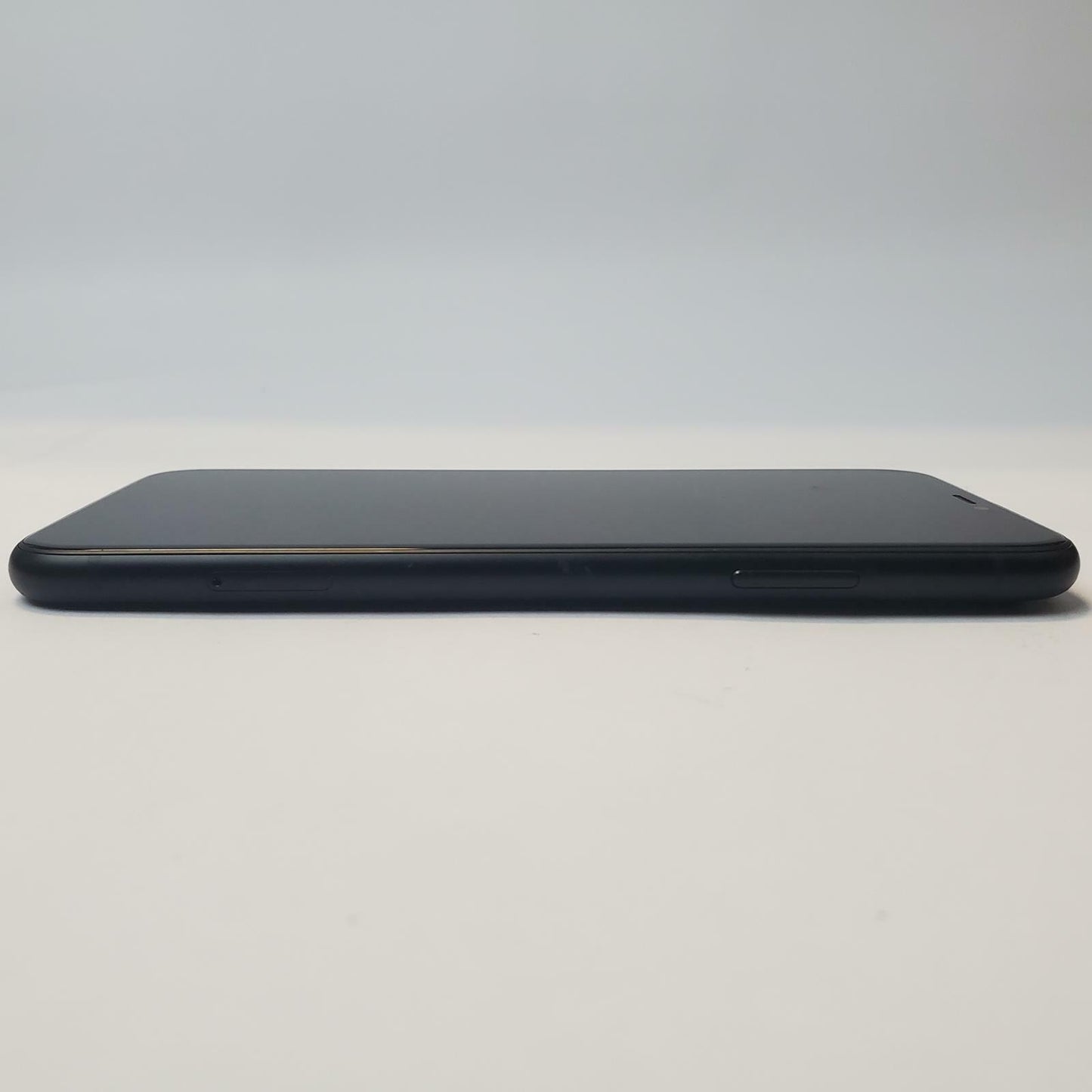 APPLE iPhone XR MT302LL/A 64GB Verizon Locked (Black) | Grade C | 9342