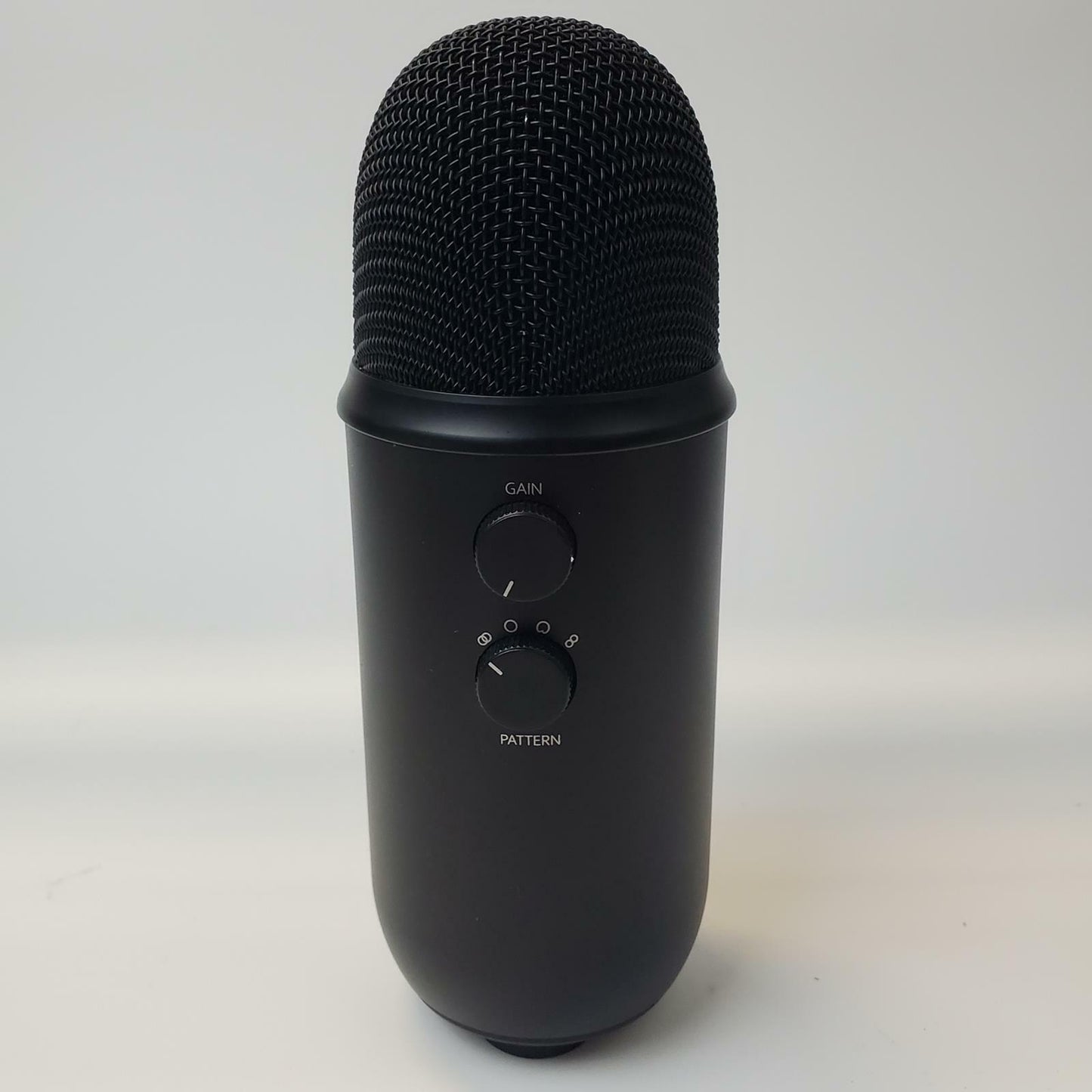 Blue Yeti Blackout Edition USB Microphone | Grade B