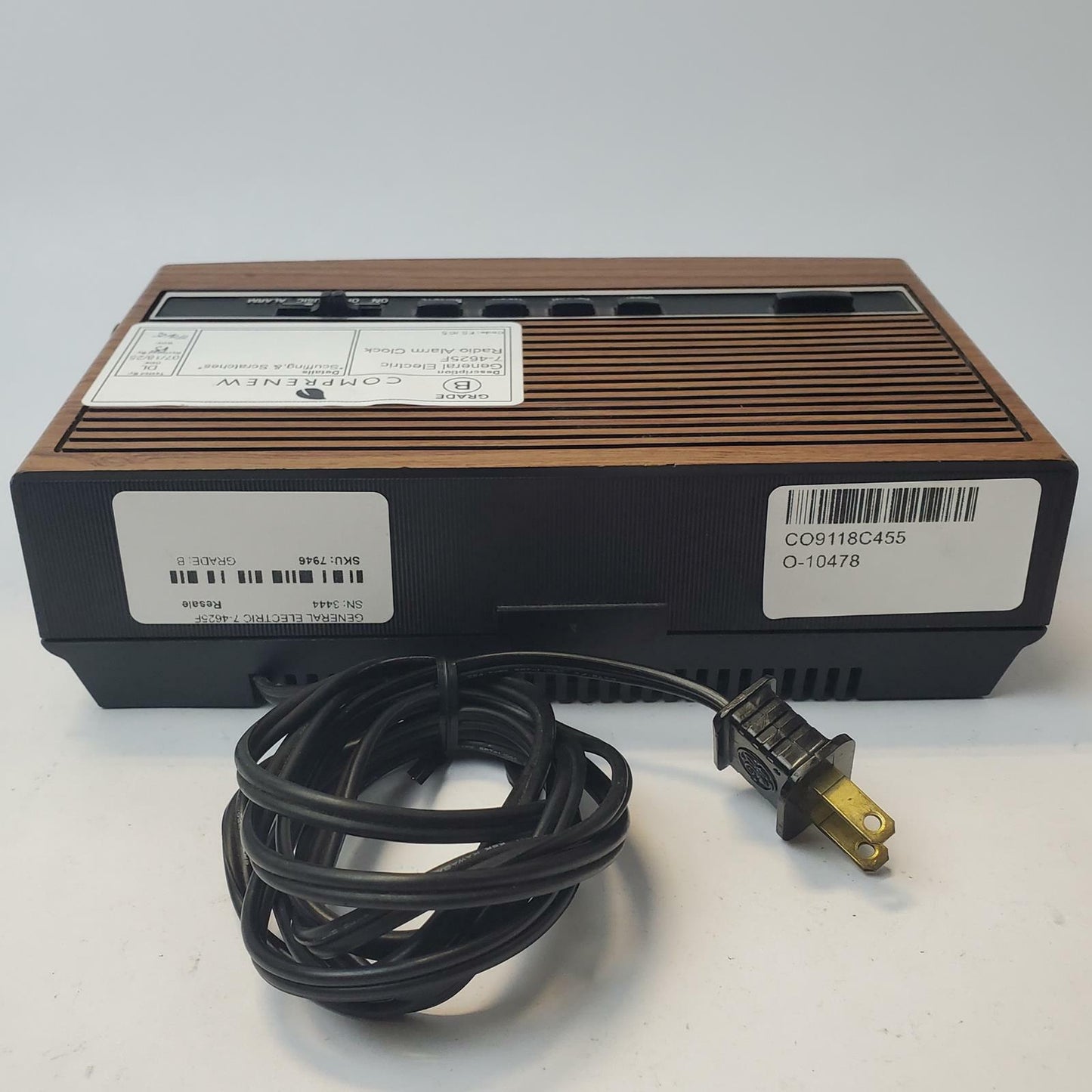 General Electric 7-4625F Radio Alarm Clock | Grade B