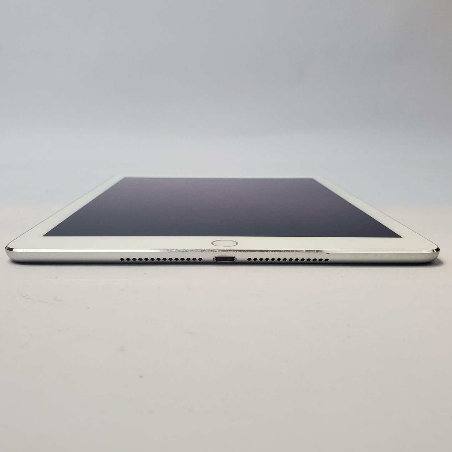 Apple iPad Air 2 MNV62LL/A A1566 32GB 9.7" Tablet (Silver) | Grade C