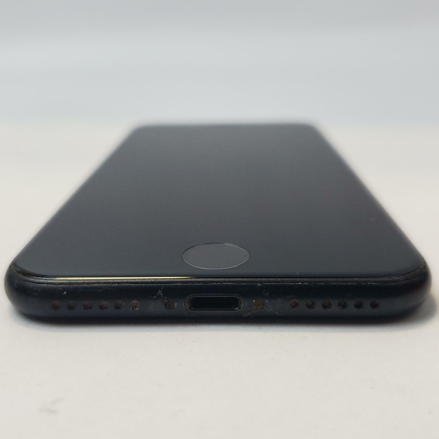 Apple iPhone SE MHG43LL/A 2nd Gen 64GB Unlocked Smartphone (Black) | Grade C