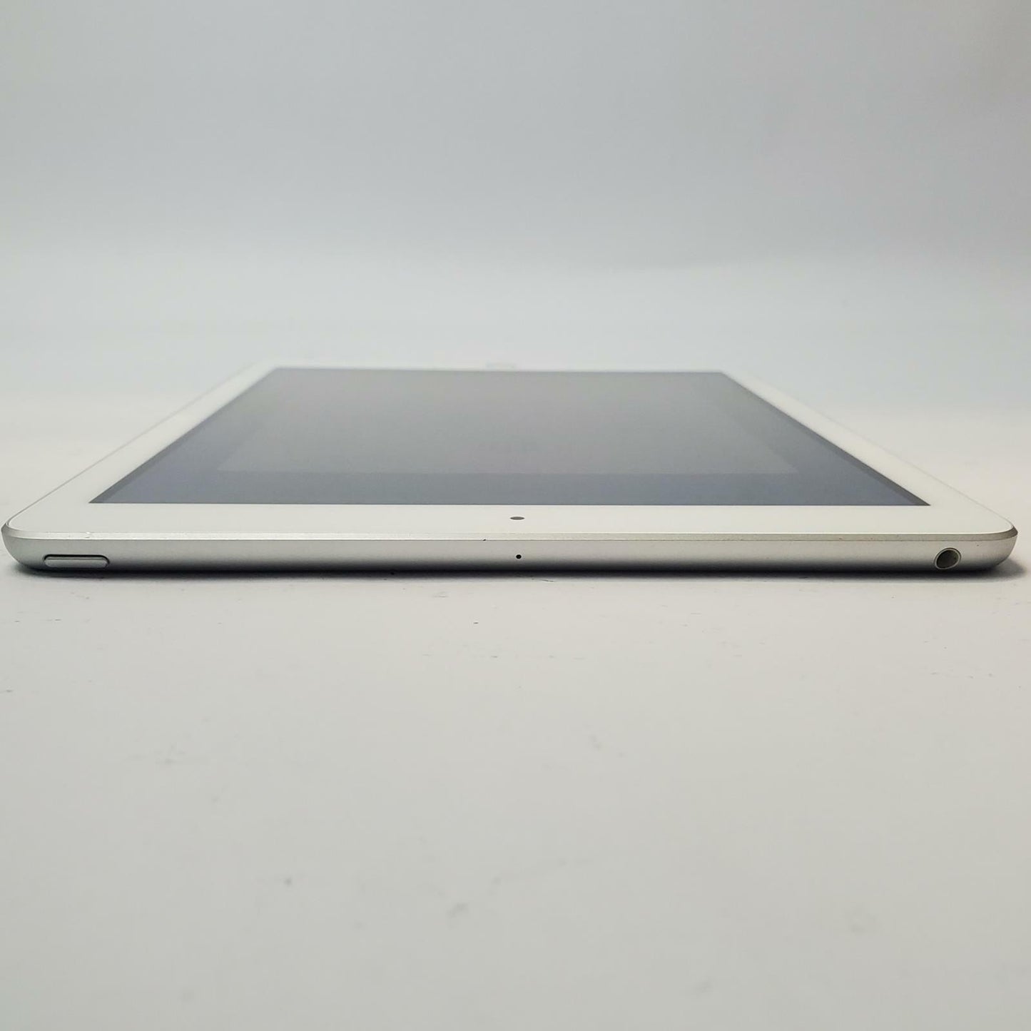 Apple iPad 5 MP2G2LL/A A1822 32GB 9.7" Tablet (Silver) | Grade C