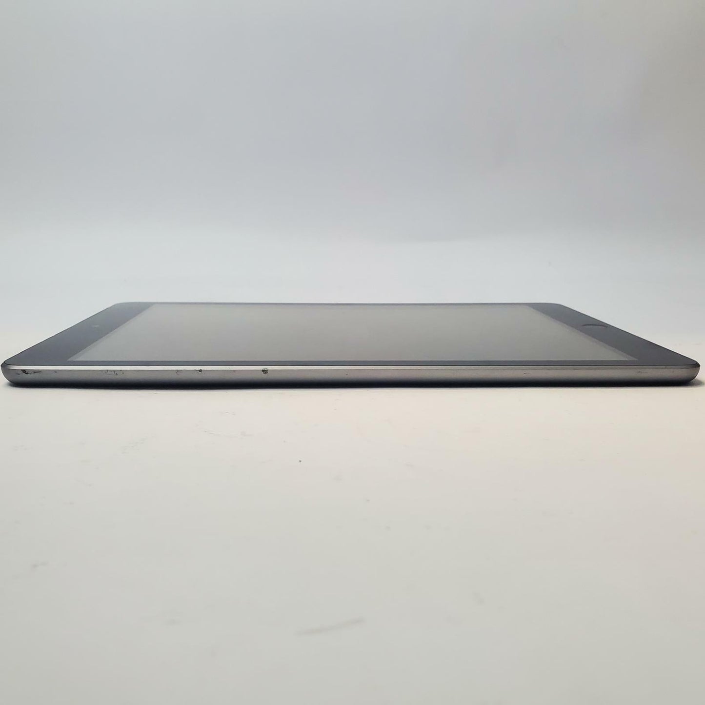 Apple iPad 6 MR7C2LL/A A1954 128GB 9.7" Tablet (Space Gray) | Grade C