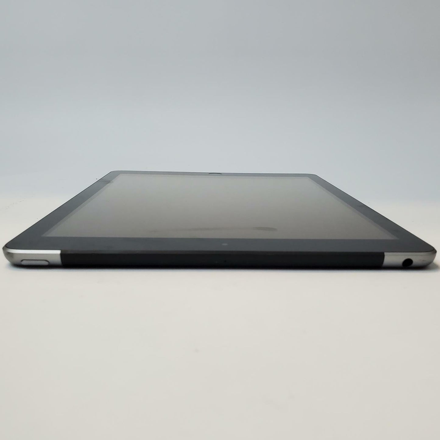 APPLE IPAD 6TH GEN MR7C2LL/A 128GB WiFi/Cellular Tablet (Space Gray) | Grade C