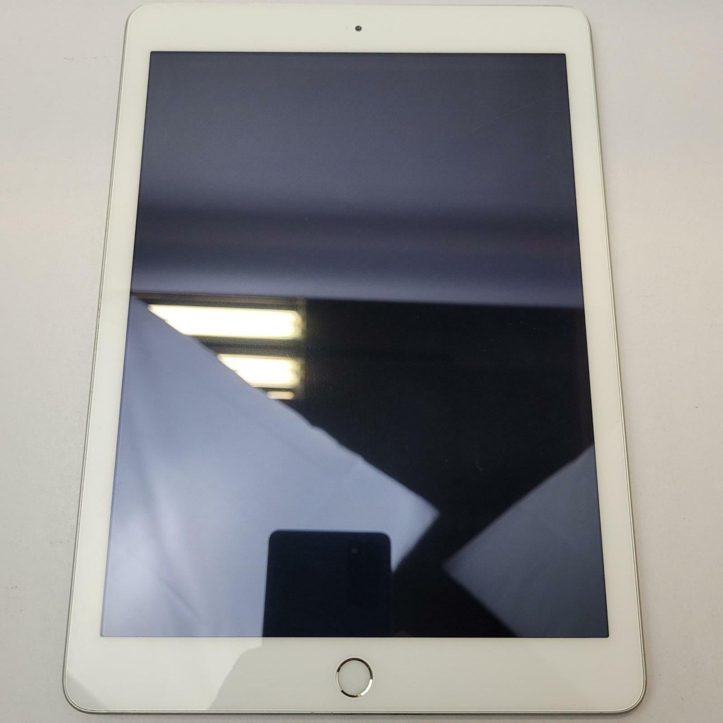 APPLE IPAD 5 MP2G2LL/A 32GB WiFi Tablet SILVER | Grade C