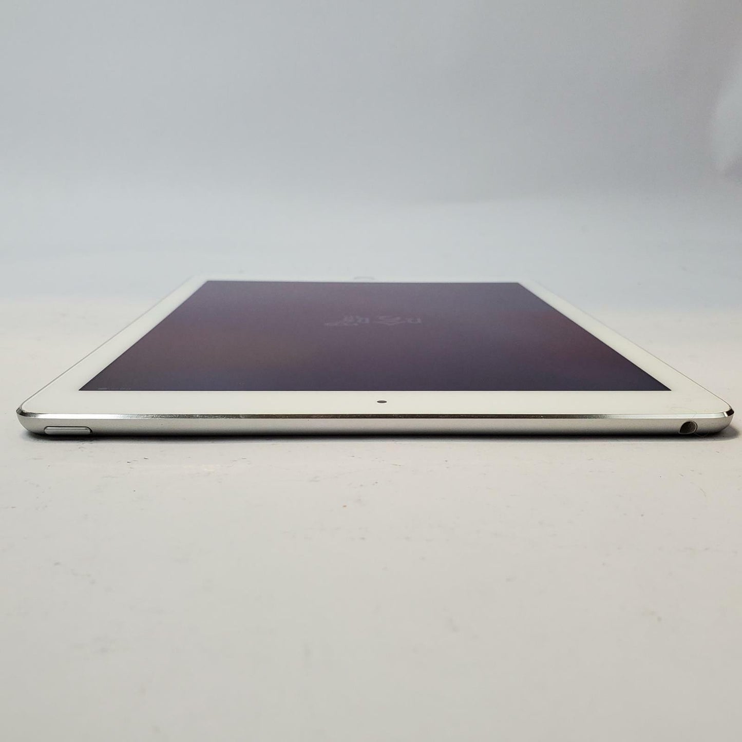 APPLE IPAD AIR 2 MGLW2LL/A 9.7" 16GB WiFi Tablet (Silver) | Grade C