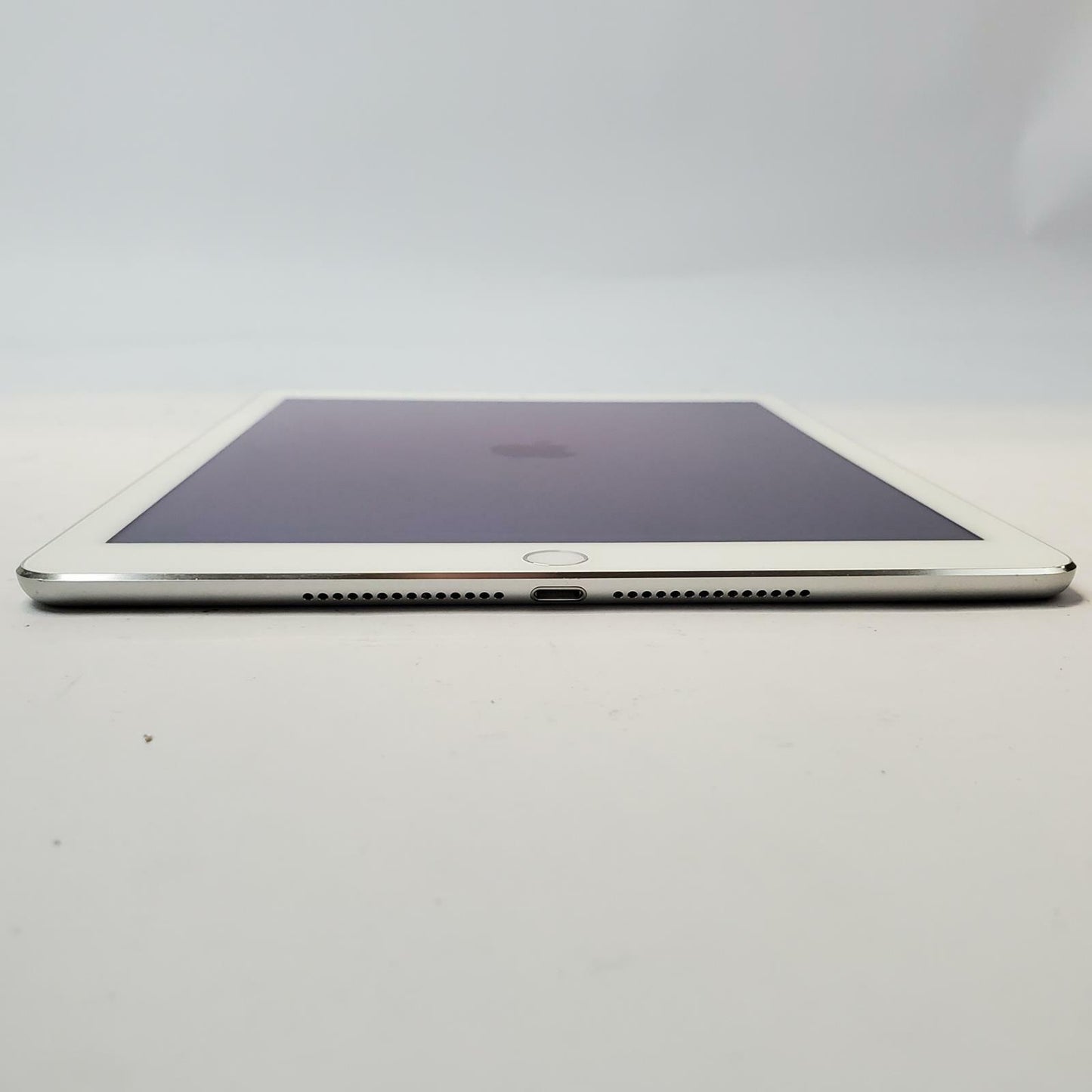 APPLE IPAD AIR 2 MGLW2LL/A 9.7" 16GB WiFi Tablet (Silver) | Grade C