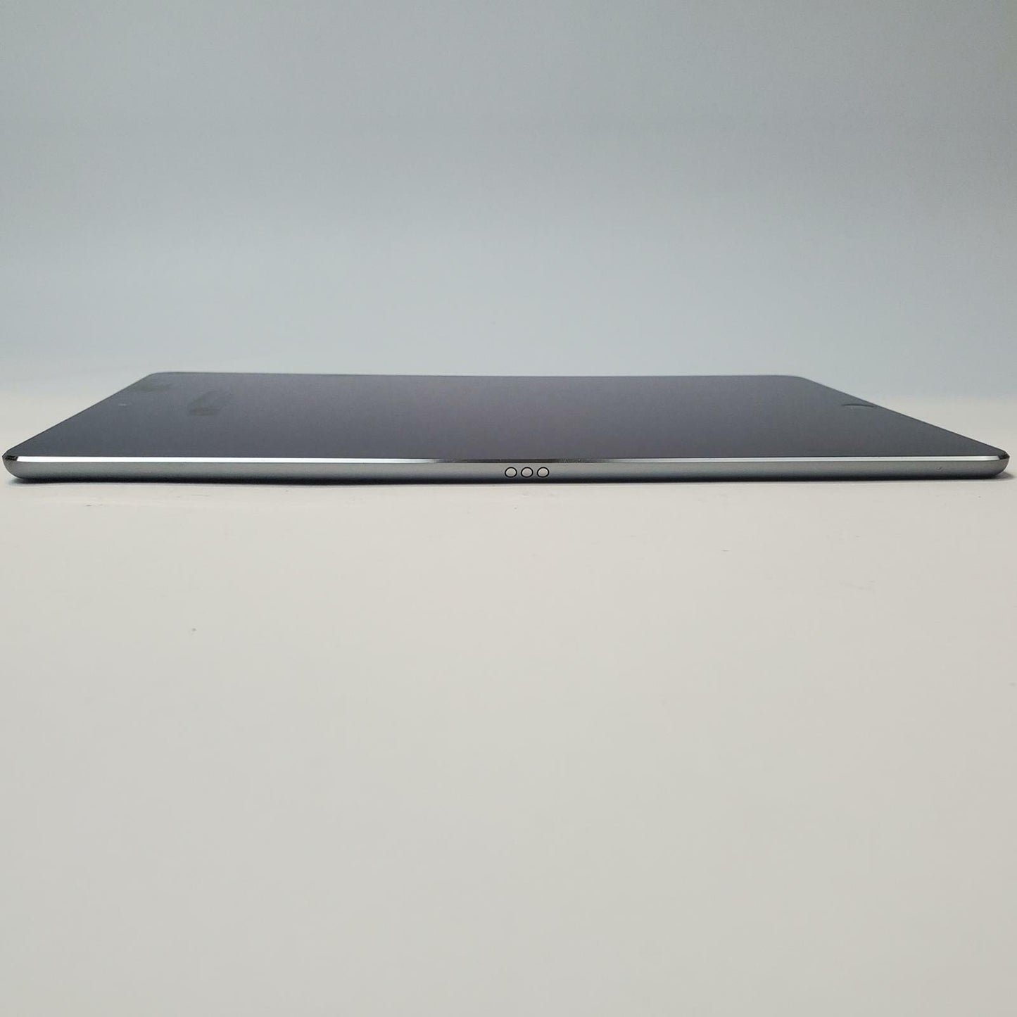 APPLE iPad Pro 10.5" MQDT2LL/A 64GB WiFi Tablet (Space Gray) | Grade C