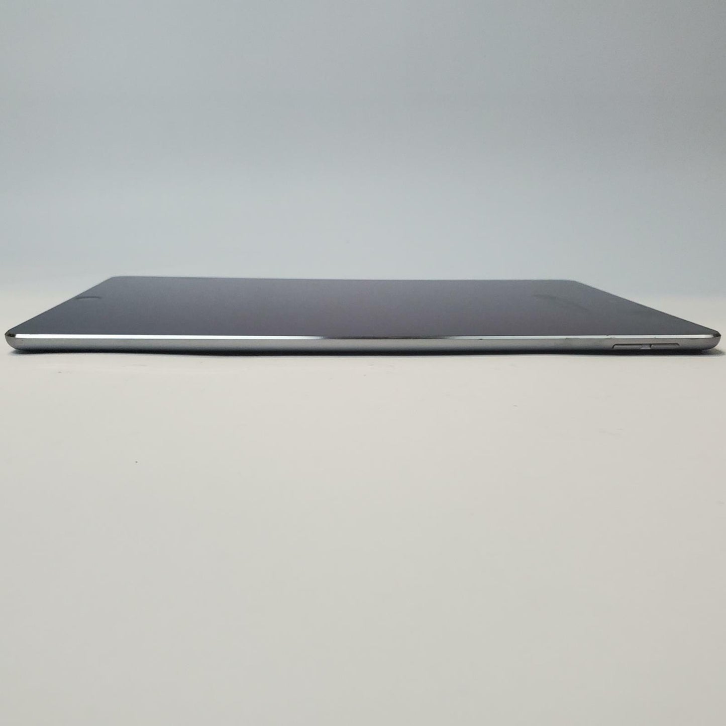 APPLE iPad Pro 10.5" MQDT2LL/A 64GB WiFi Tablet (Space Gray) | Grade C