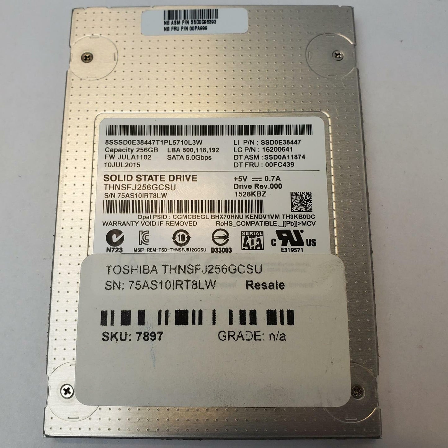 TOSHIBA THNSFJ256GCSU 256GB 2.5" SATA Internal SSD | Grade A