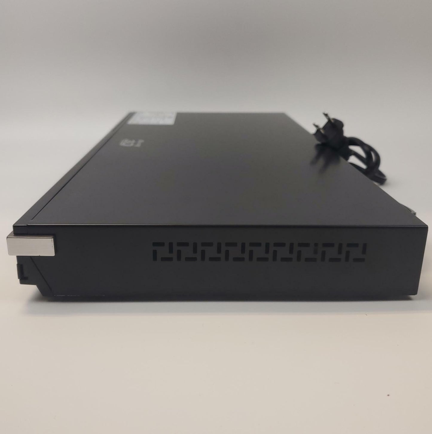 Samsung BD-C5900 Blu-Ray Disc Player w/ Remote | Grade B