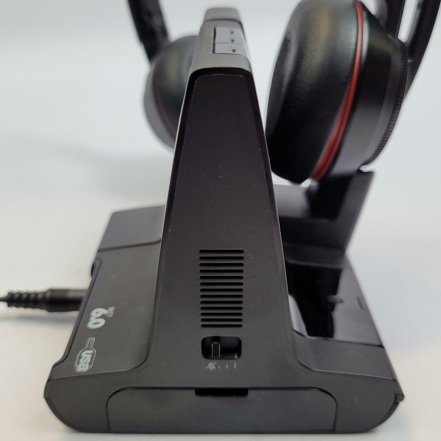 Plantronics W8200B USB-C Wireless Headset w/ Base Stand | Grade A