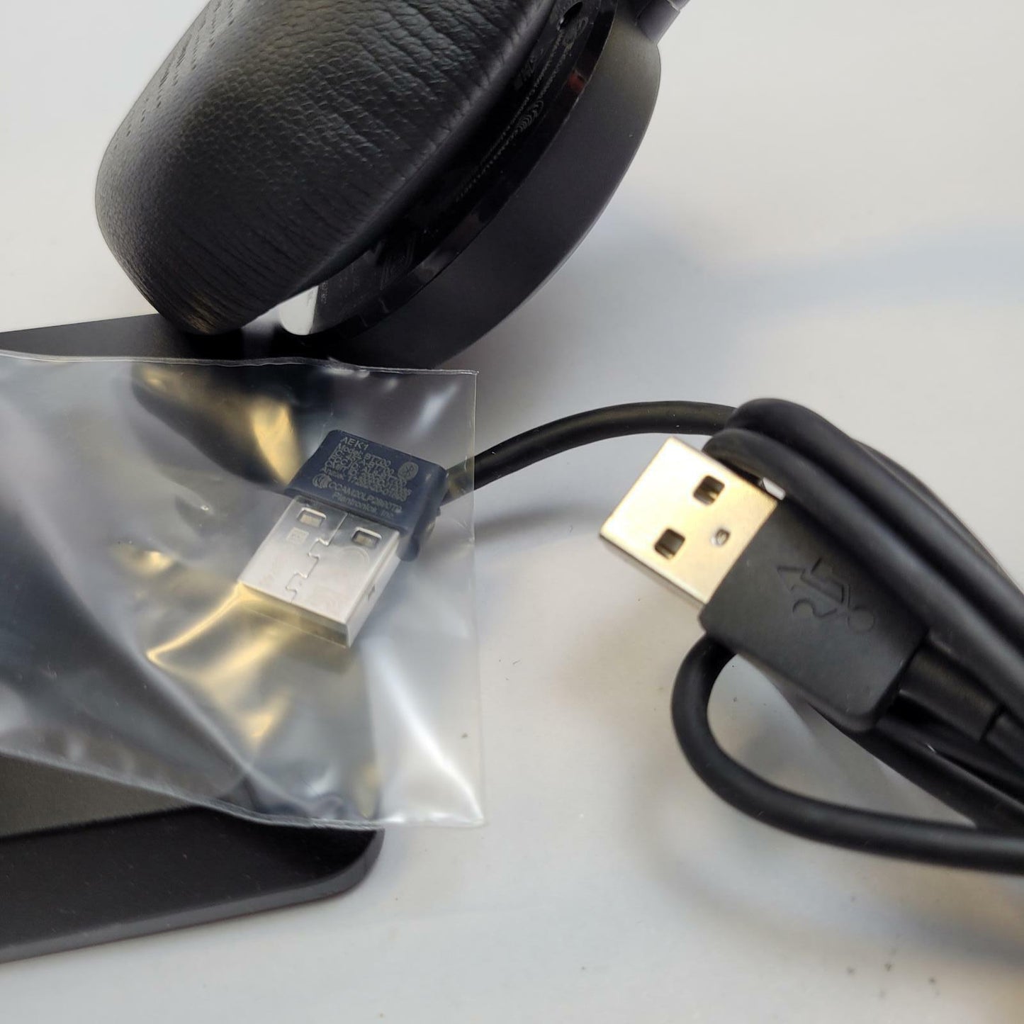 Plantronics Voyager 4320 USB Wireless Headset | Grade A