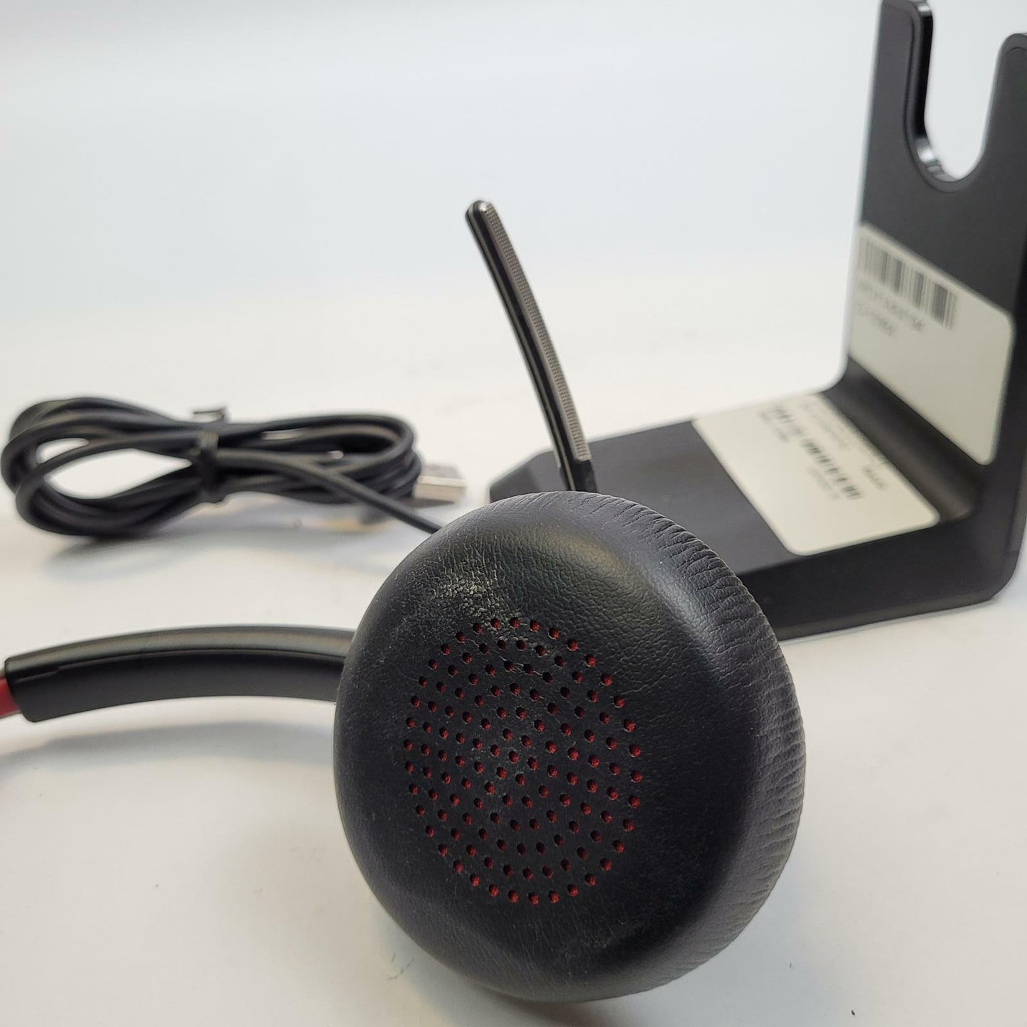 Poly Voyager Focus UC Bluetooth Wireless Headset w/ Charge Stand | Grade A