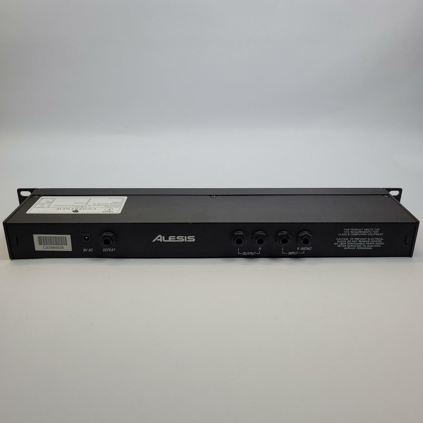 ALESIS MICROVERB III Digital Reverb & Delay | Grade F