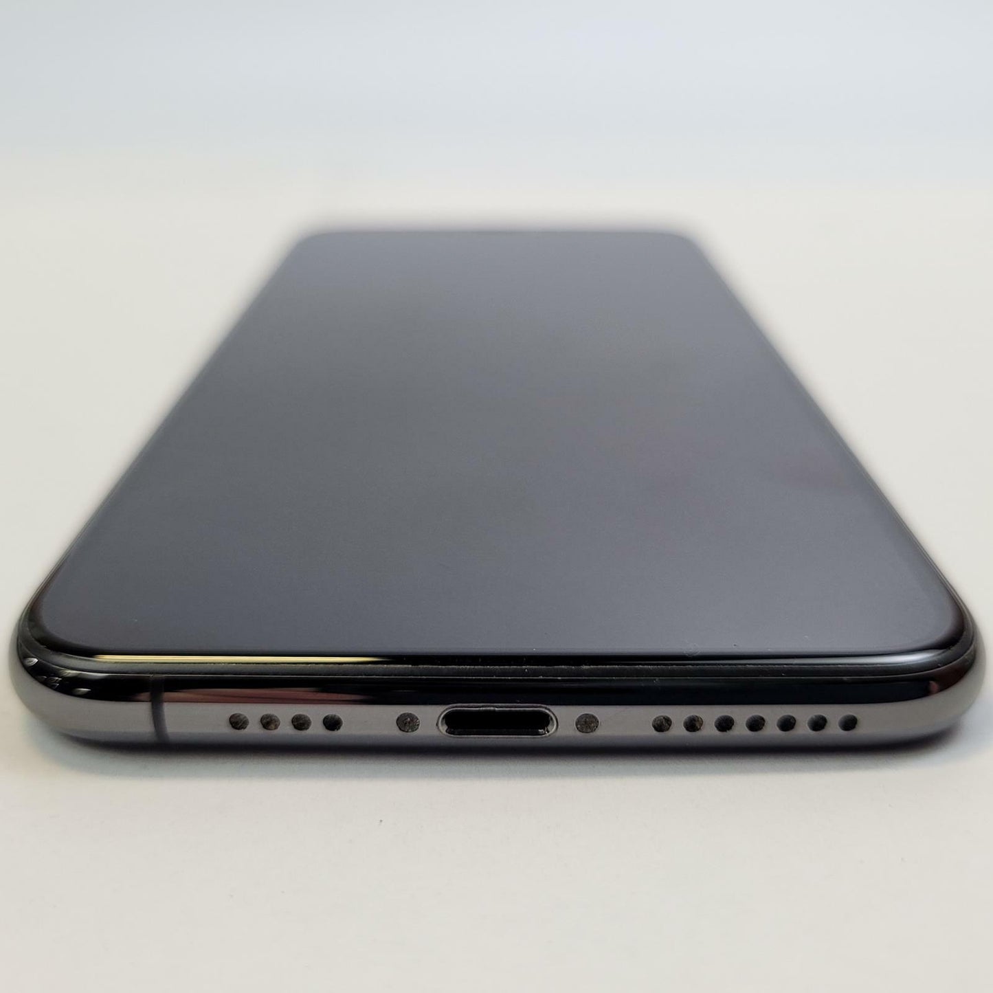 APPLE iPhone 11 Pro Max MWFJ2LL/A 512GB AT&T Smartphone SPACE GRAY | Grade C