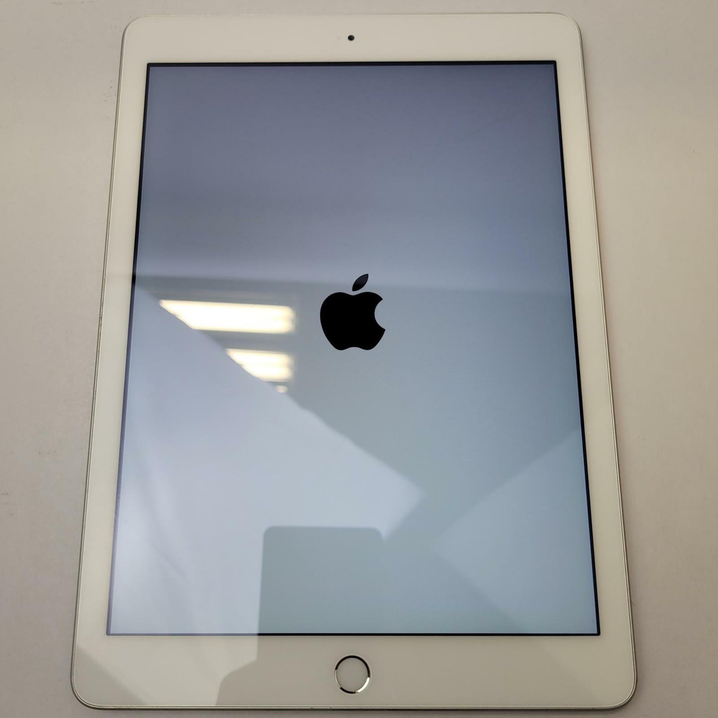APPLE IPAD 5 MP2G2LL/A 32GB WiFi Tablet SILVER | Grade C