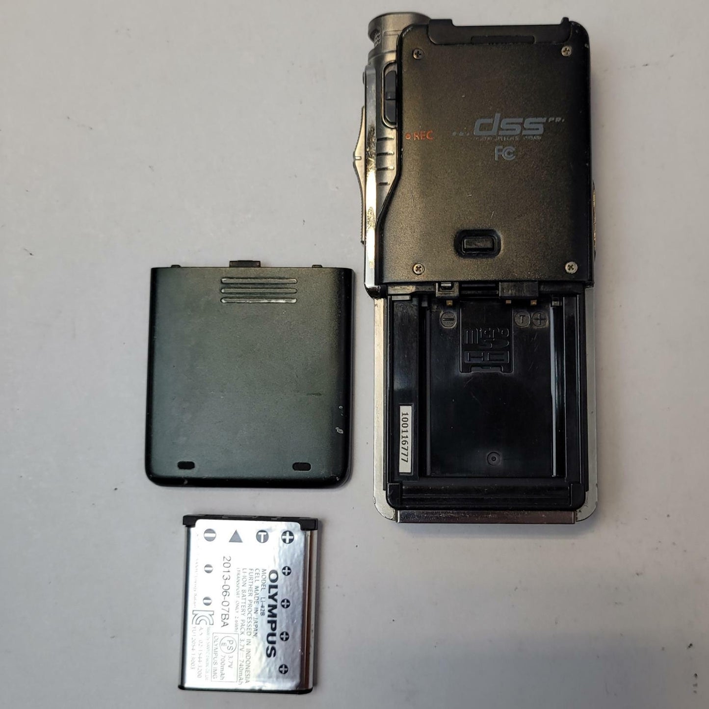 Olympus DS-7000 Digital Voice Recorder + Docking Station | Grade B