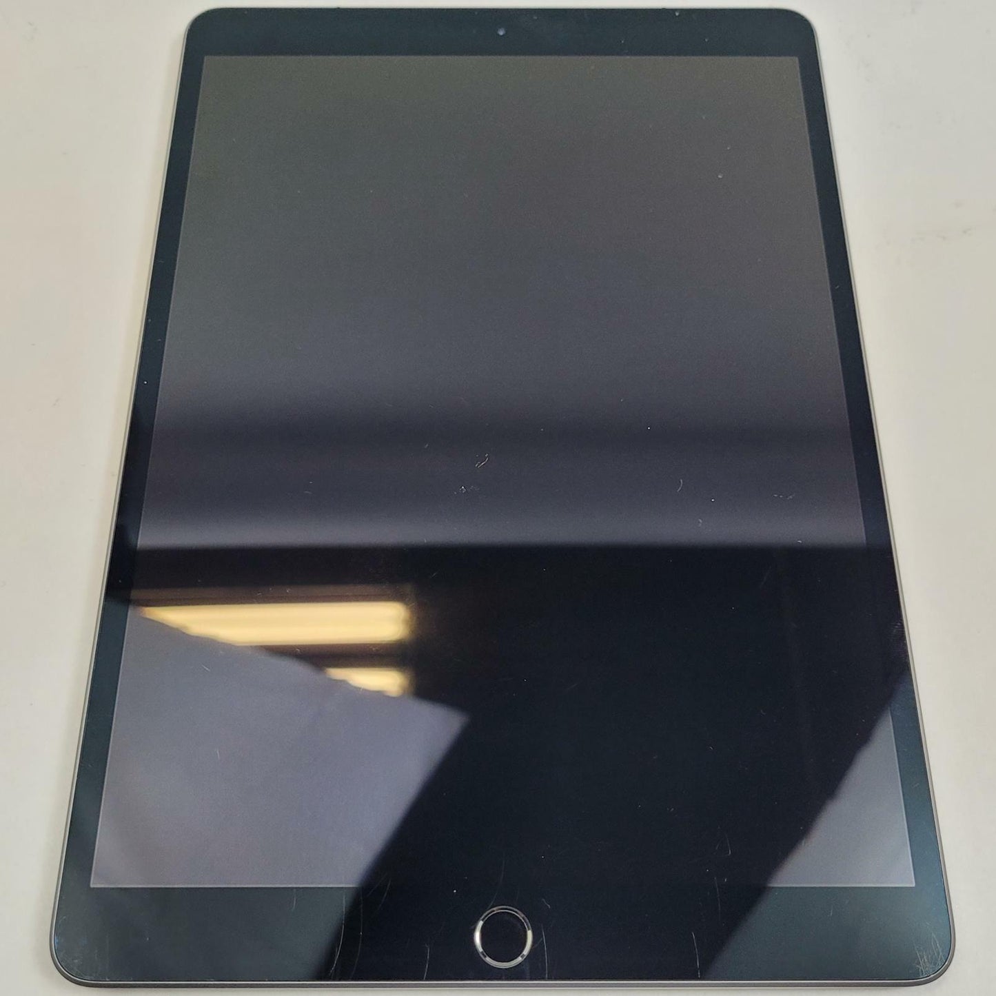 APPLE iPad Air (3rd Gen) MV1H2LL/A 64GB Tablet SPACE GRAY | Grade C | 14921