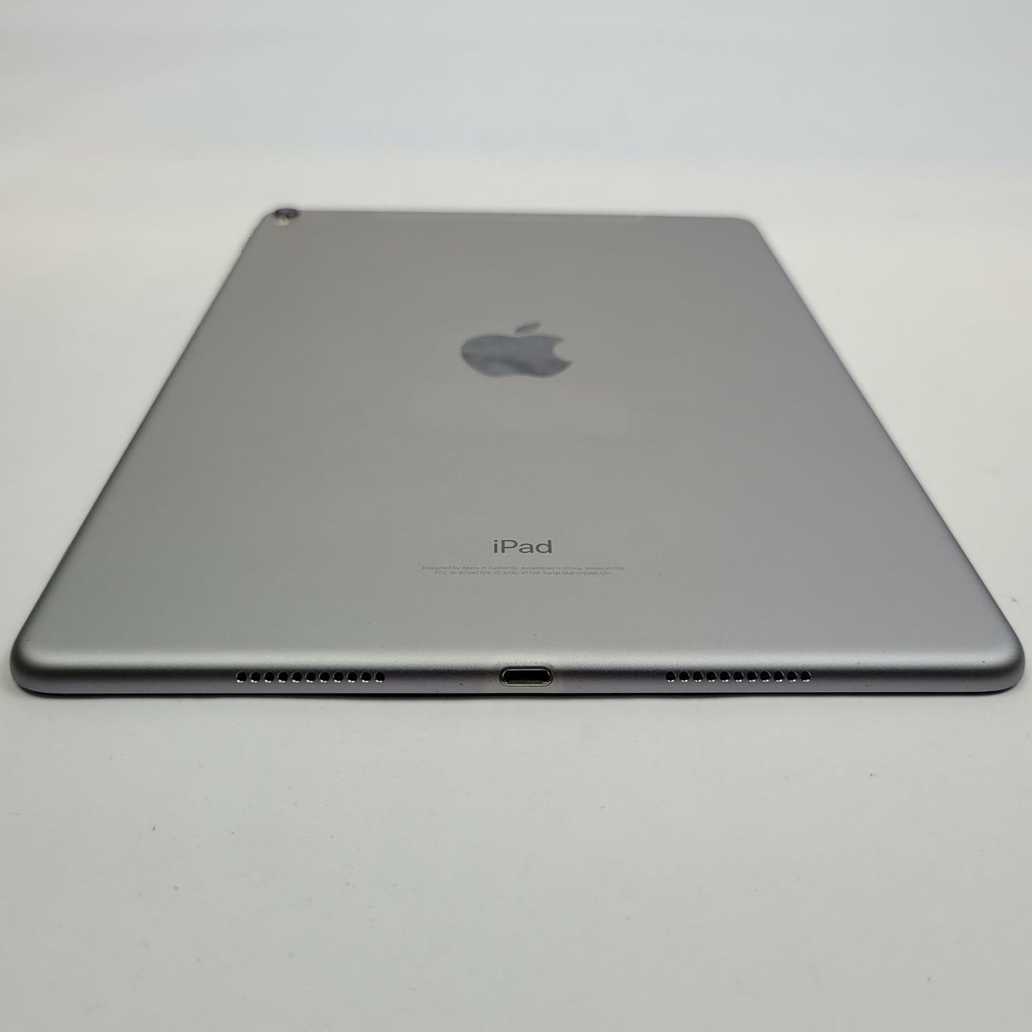 APPLE iPad Pro 10.5" MQF32LL/A 64GB WiFi Tablet SPACE GRAY | Grade C | 14931