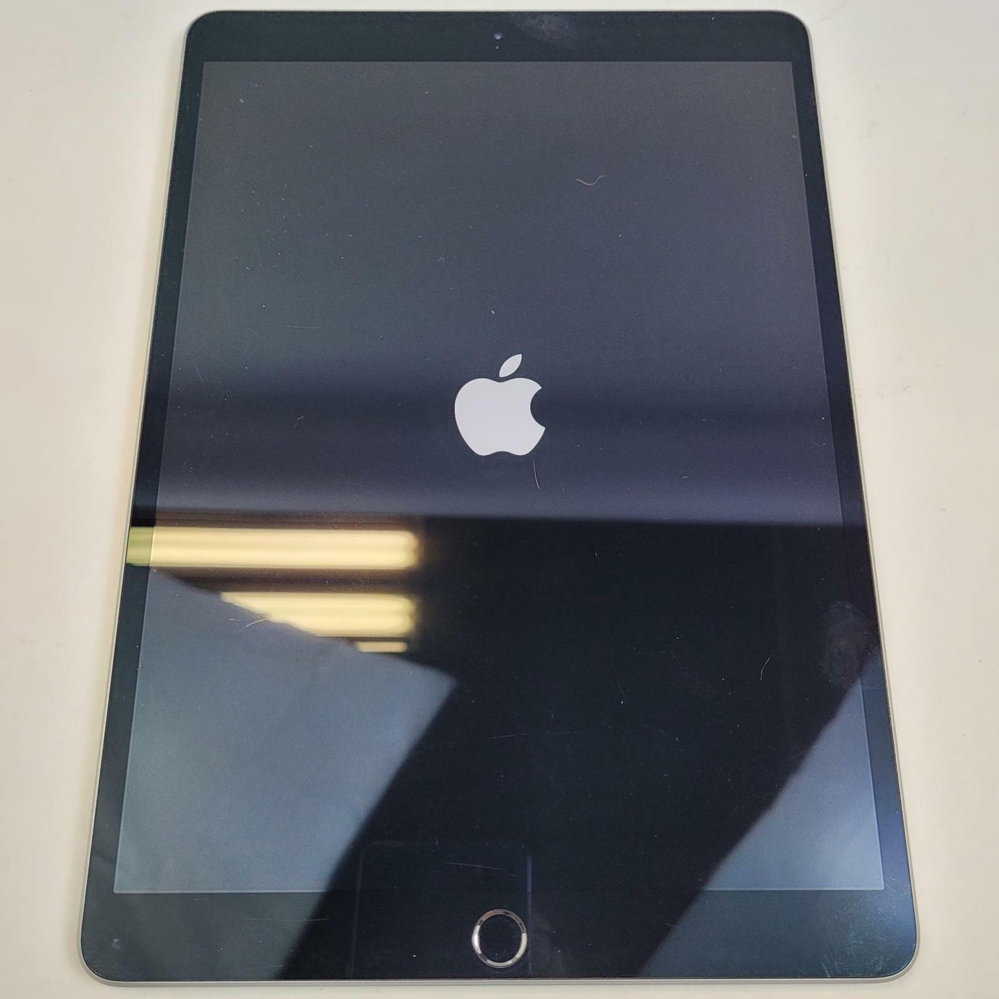APPLE iPad Pro 10.5" NQEY2LL/A 64GB Verizon Locked Tablet SPACE GRAY | Grade C