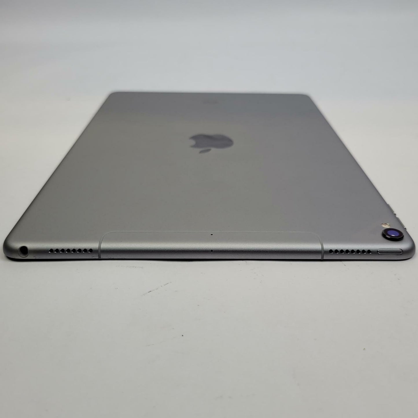 APPLE iPad Pro 10.5" MQF32LL/A 64GB WiFi Tablet SPACE GRAY | Grade C | 14906