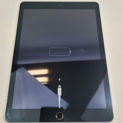 APPLE iPad Pro 9.7" MLRU2LL/A 32GB Tablet SPACE GRAY | Grade C | 14955