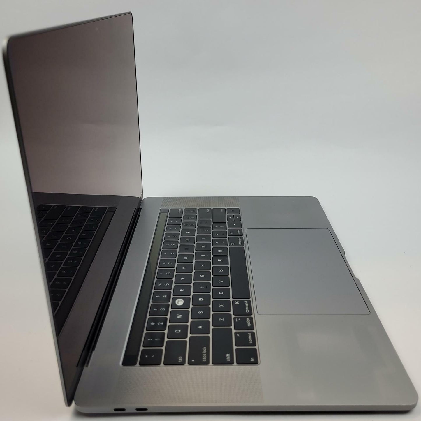 APPLE MacBook Pro A1990 MacOS Sonoma i7-9750H 16.00GB RAM 251GB NVME | Grade D