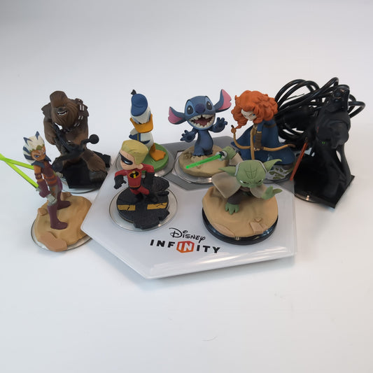 Microsoft Xbox 360 Game Bundle - Disney Infinity 3.0 w/ Base & 8 Figures | Grade B